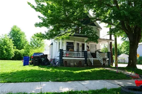 2233 W 101st St, Cleveland, OH 44102