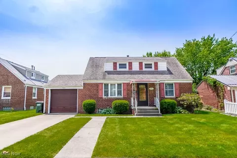508 Viking St NW, North Canton, OH 44720