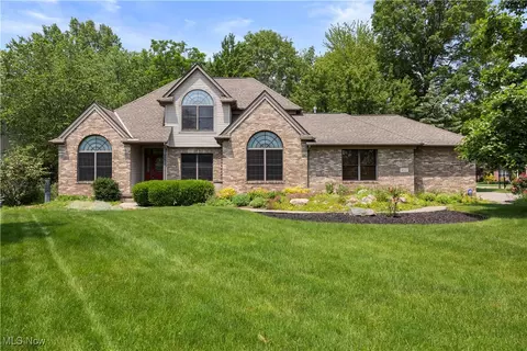 939 Barberry Cir, Amherst, OH 44001