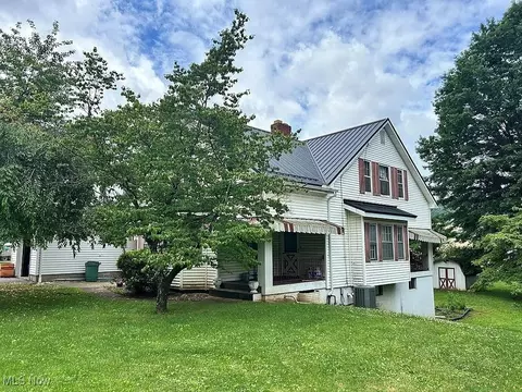 110 N Bridge St, New Martinsville, WV 26155