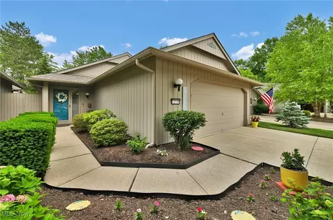 12719 Ionia Ct, Strongsville, OH 44149