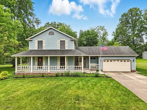 4923 Heights Dr, Stow, OH 44224