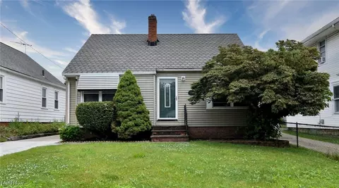 11801 Tonsing Dr, Garfield Heights, OH 44125