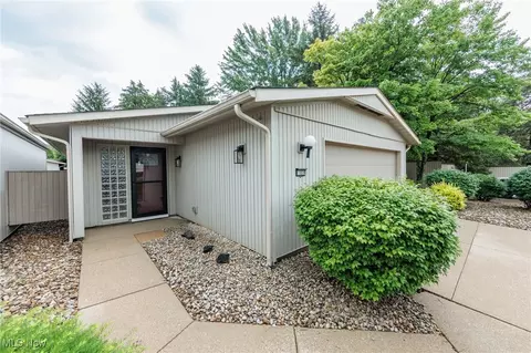 11039 Westwind Ct, Strongsville, OH 44149