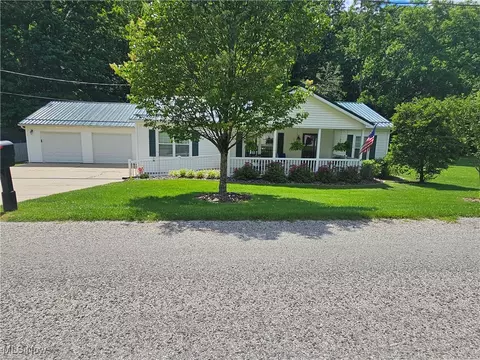 3925 N Wedgewood Dr, Mcconnelsville, OH 43756
