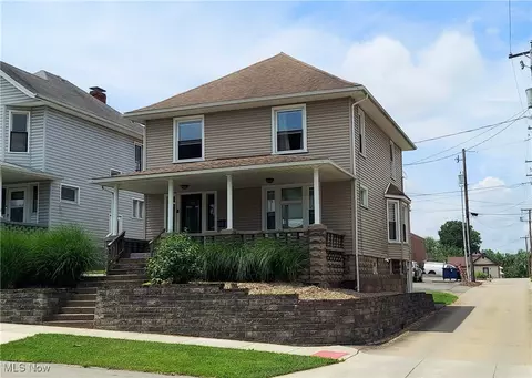 215 N 10th St, Cambridge, OH 43725