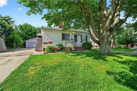 3812 Center Dr, Parma, OH 44134
