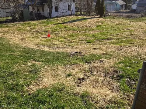 833-841 38th St, Bellaire, OH 43906