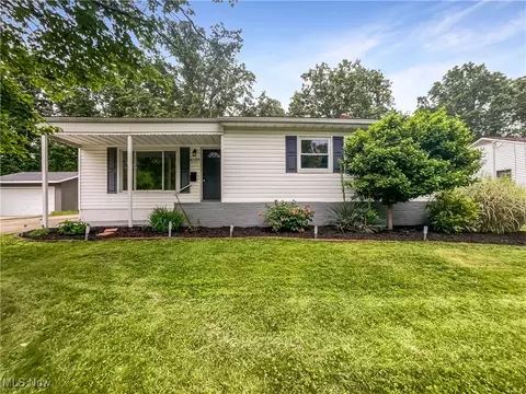 4131 Burton Dr, Stow, OH 44224