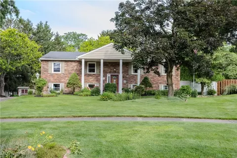 272 High Point Cir, Tallmadge, OH 44278