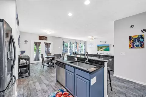 Kitchen - 273 Rauscher Ct, Elyria, OH 44035 photo 2 of 4