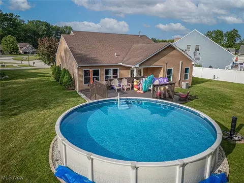 Exterior - 273 Rauscher Ct, Elyria, OH 44035 photo 11 of 12