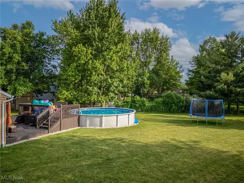 Exterior - 273 Rauscher Ct, Elyria, OH 44035 photo 9 of 12