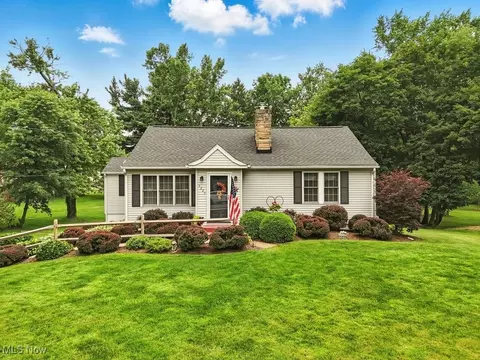 3223 Weber Dr, Norton, OH 44203