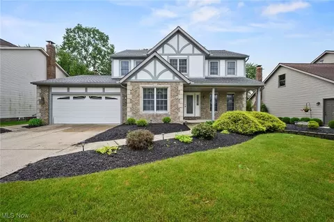 19569 Winding Trl, Strongsville, OH 44149