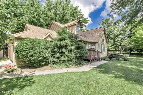 836 Arboretum Cir, Sagamore Hills, OH 44067