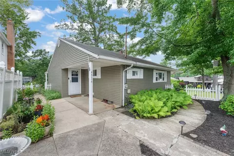 Exterior - 4324 Ormond Dr, New Franklin, OH 44319 photo 6 of 14