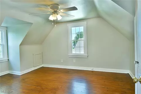 Bedroom - 400 Spring St, Struthers, OH 44471 photo 4 of 11