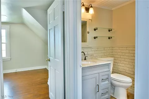 Bath - 400 Spring St, Struthers, OH 44471 photo 1 of 6