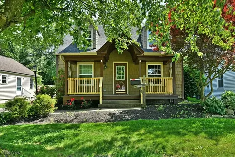 Exterior - 400 Spring St, Struthers, OH 44471 photo 2 of 6