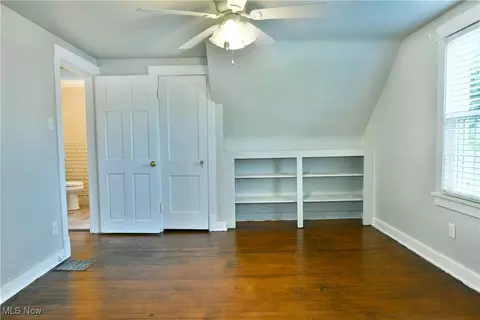 Bedroom - 400 Spring St, Struthers, OH 44471 photo 10 of 11