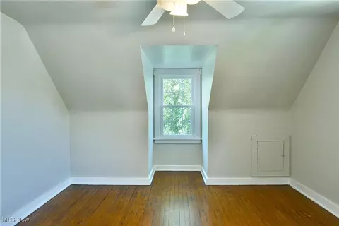 Bedroom - 400 Spring St, Struthers, OH 44471 photo 6 of 11