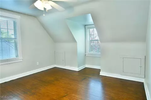 Bedroom - 400 Spring St, Struthers, OH 44471 photo 9 of 11