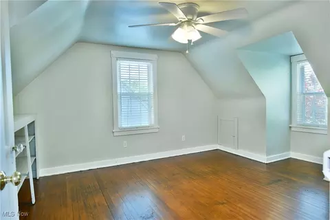 Bedroom - 400 Spring St, Struthers, OH 44471 photo 8 of 11