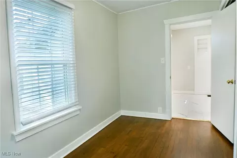 Bedroom - 400 Spring St, Struthers, OH 44471 photo 3 of 11