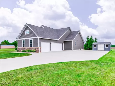 Exterior - 9147 Oberlin Rd, Elyria, OH 44035 photo 2 of 6