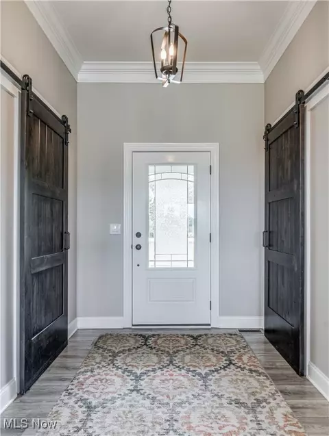 Entry Way - 9147 Oberlin Rd, Elyria, OH 44035 photo 1 of 2