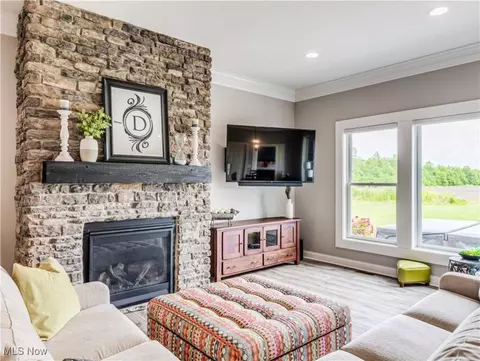 Living - 9147 Oberlin Rd, Elyria, OH 44035 photo 1 of 4