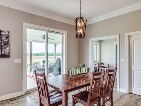 Dining - 9147 Oberlin Rd, Elyria, OH 44035 photo 2 of 3