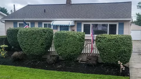 5752 Van Wert Ave, Brook Park, OH 44142