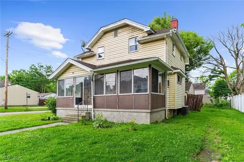348 Arlington Blvd, Newton Falls, OH 44444