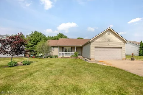 525 Ericsson Dr, Canal Fulton, OH 44614