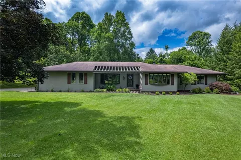 32 Duncan Ln, Parkersburg, WV 26104