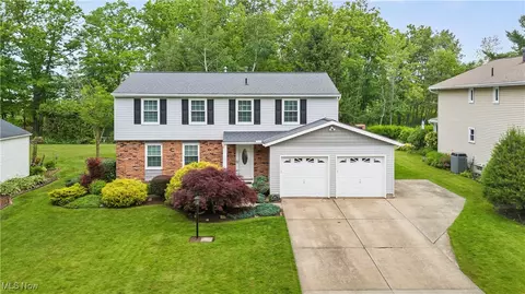 3827 Nautilus Trl, Aurora, OH 44202