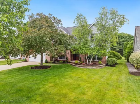 16892 Hampton Chase, Strongsville, OH 44136