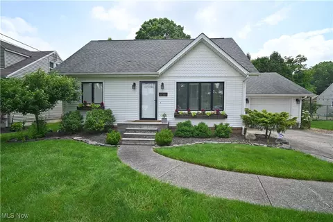 7673 N Lima Rd, Poland, OH 44514