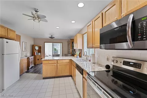 Kitchen - 7876 Walnut St #B, Boardman, OH 44512 photo 1 of 5