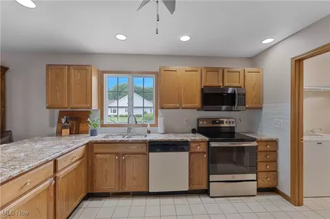 Kitchen - 7876 Walnut St #B, Boardman, OH 44512 photo 2 of 5