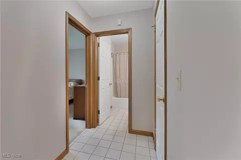 Entry Way - 7876 Walnut St #B, Boardman, OH 44512 photo 4 of 5
