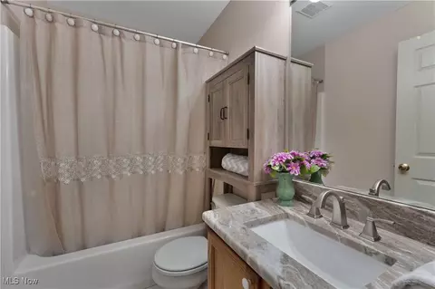 Bath - 7876 Walnut St #B, Boardman, OH 44512 photo 6 of 7
