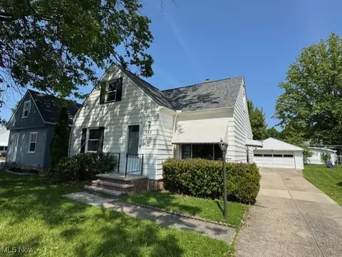 385 E 271st St, Euclid, OH 44132 photo 1