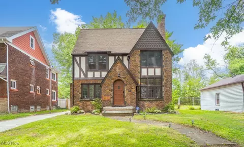 2952 Ripley Rd, Cleveland, OH 44120