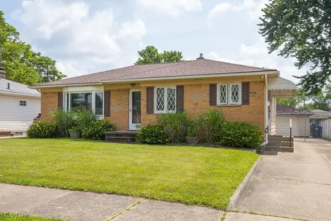 505 Lansing Rd, Akron, OH 44312