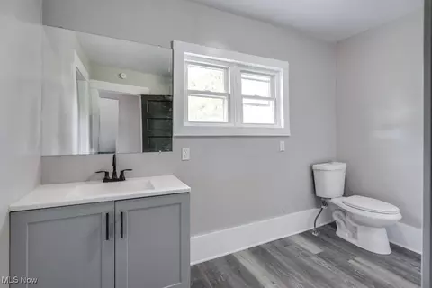 1017 Smith Ave SW, Canton, OH 44706 photo 3