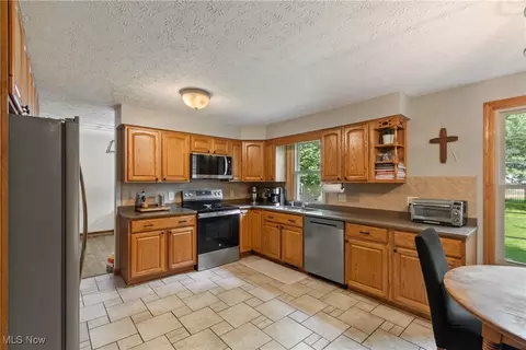 6985 Eastham Cir NW, Canton, OH 44708 photo 13