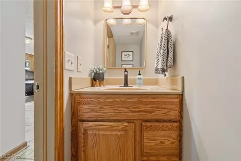 6985 Eastham Cir NW, Canton, OH 44708 photo 17